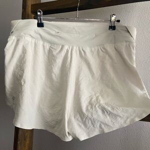 🤍Lululemon Fast and Free High Rise Shorts Size 12🤍